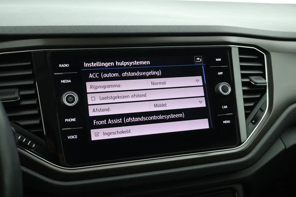 Volkswagen T-Roc - Afbeelding 24 van 30