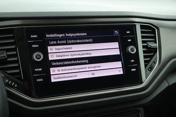 Volkswagen T-Roc - Afbeelding 25 van 30