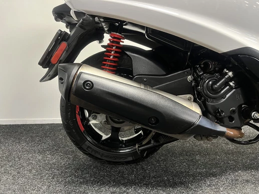Piaggio MP3 - Afbeelding 7 van 21