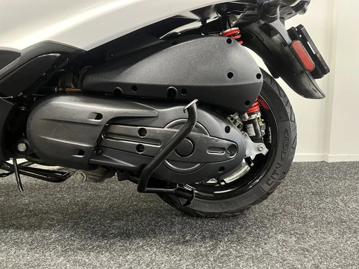 Piaggio MP3 - Afbeelding 17 van 21