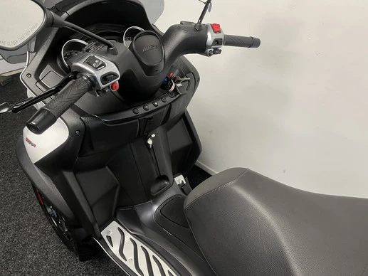 Piaggio MP3 - Afbeelding 18 van 21