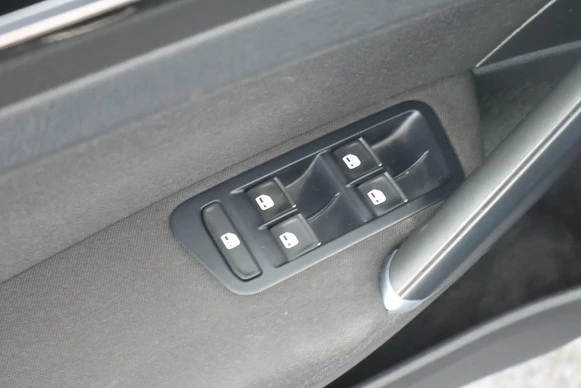 Volkswagen Golf - Afbeelding 12 van 30