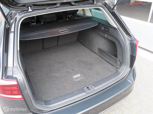 Volkswagen Passat - Afbeelding 10 van 30