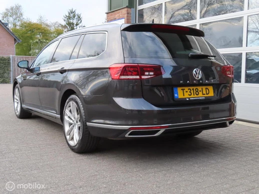 Volkswagen Passat - Afbeelding 12 van 30