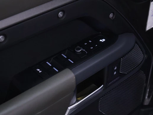 Land Rover Defender - Afbeelding 16 van 30