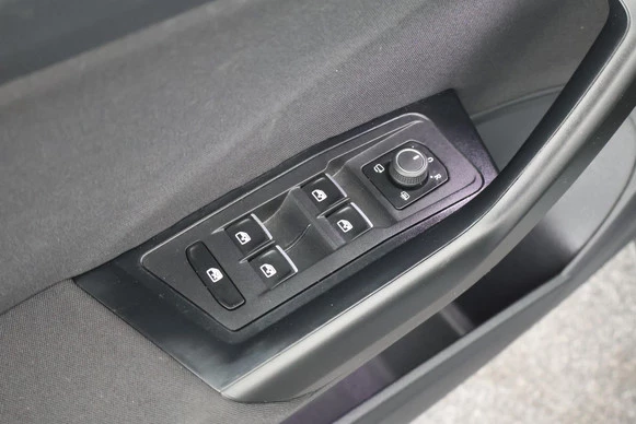 Volkswagen T-Roc - Afbeelding 15 van 30