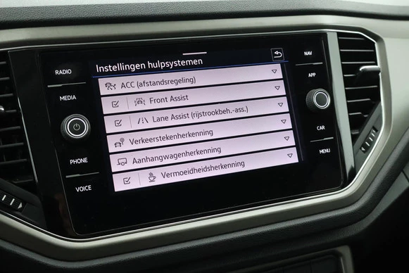 Volkswagen T-Roc - Afbeelding 26 van 30