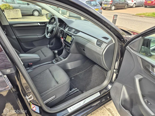 Škoda Rapid - Afbeelding 9 van 30