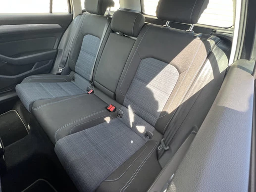 Volkswagen Passat - Afbeelding 6 van 21