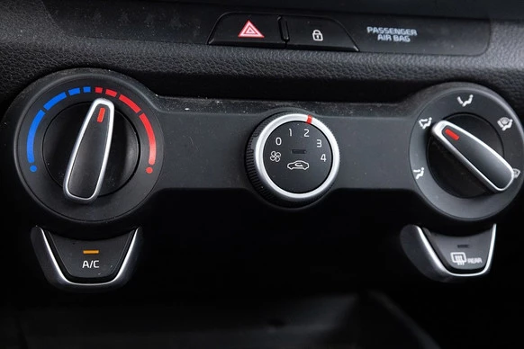 Kia Stonic - Afbeelding 14 van 30