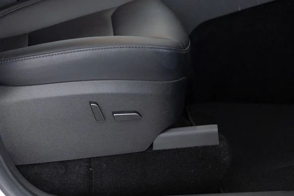 Tesla Model Y - Afbeelding 8 van 30