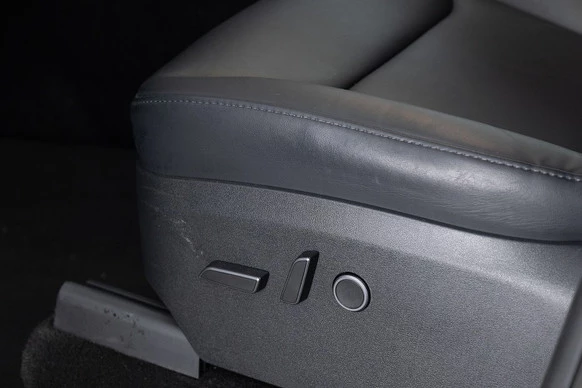 Tesla Model Y - Afbeelding 14 van 30