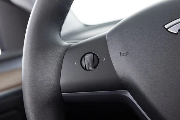Tesla Model Y - Afbeelding 17 van 30