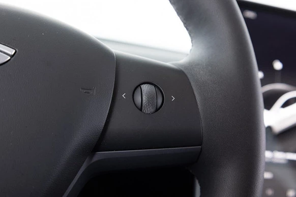 Tesla Model Y - Afbeelding 18 van 30