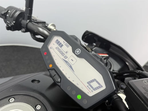 Yamaha MT 07 - Afbeelding 17 van 18