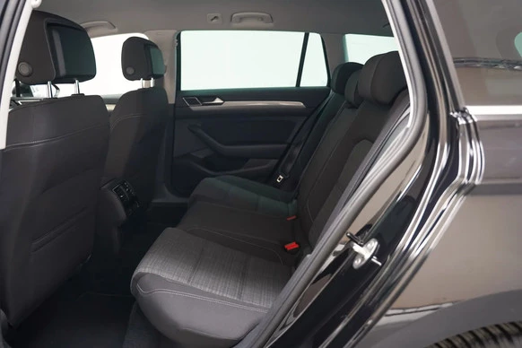 Volkswagen Passat - Afbeelding 13 van 30