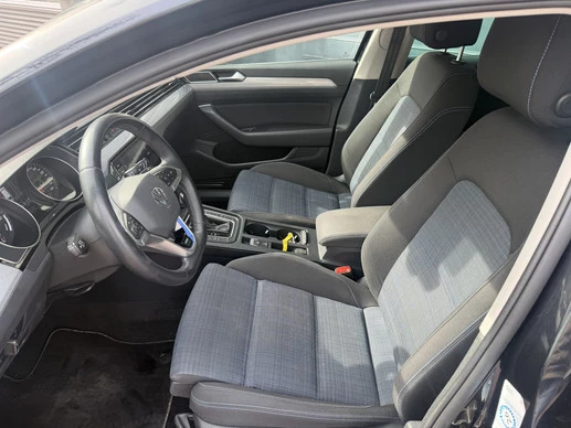 Volkswagen Passat - Afbeelding 7 van 30