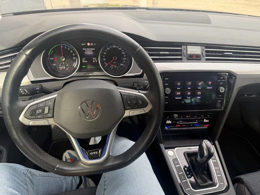 Volkswagen Passat - Afbeelding 8 van 30