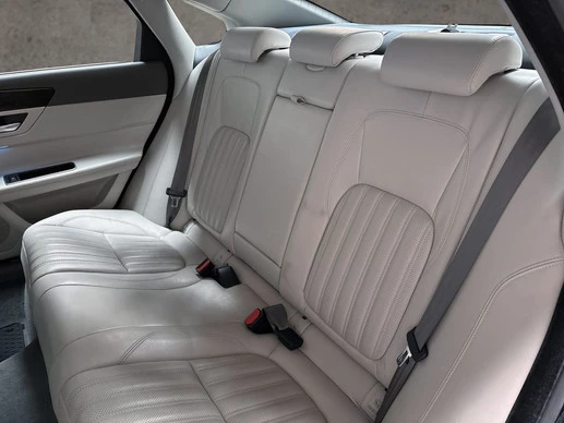 Jaguar XF - Afbeelding 16 van 28