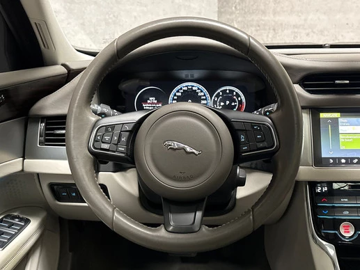 Jaguar XF - Afbeelding 17 van 28