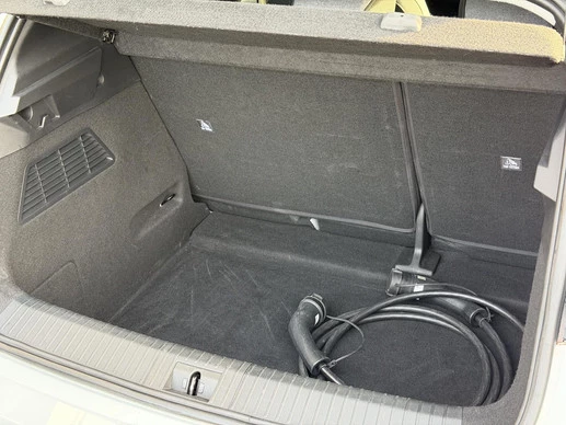 Renault Megane E-Tech - Afbeelding 10 van 30