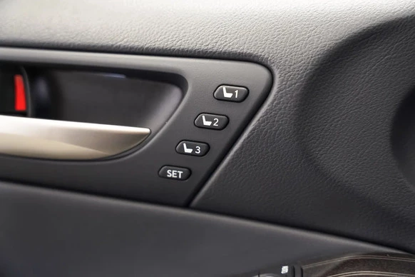 Lexus IS - Afbeelding 15 van 30