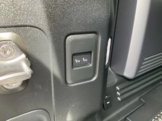 Land Rover Defender - Afbeelding 8 van 30