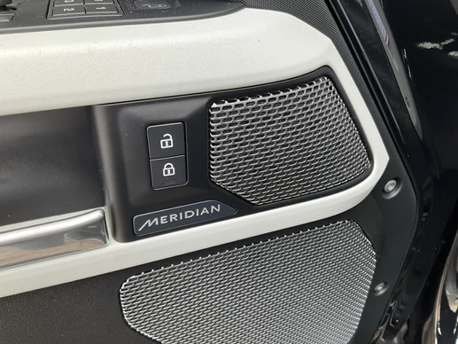 Land Rover Defender - Afbeelding 23 van 30