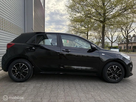 Kia Rio - Afbeelding 9 van 24