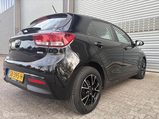 Kia Rio - Afbeelding 11 van 24