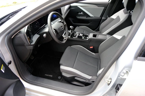 Opel Astra - Afbeelding 2 van 30