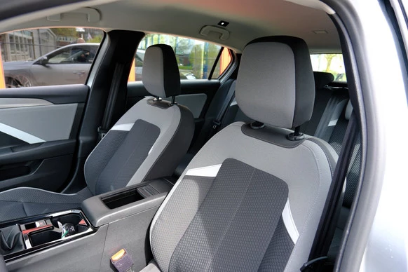 Opel Astra - Afbeelding 24 van 30