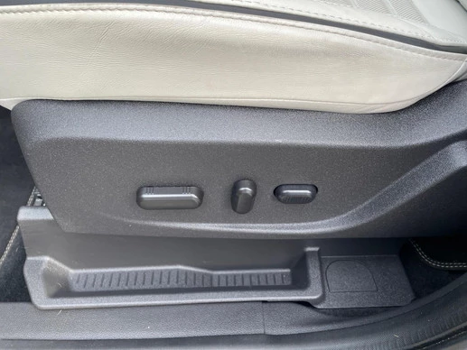 Ford Kuga - Afbeelding 25 van 30