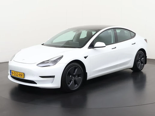 Tesla Model 3 - Afbeelding 1 van 30