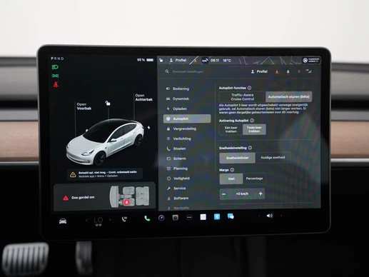Tesla Model 3 - Afbeelding 19 van 30