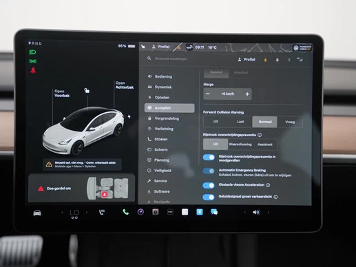 Tesla Model 3 - Afbeelding 21 van 30