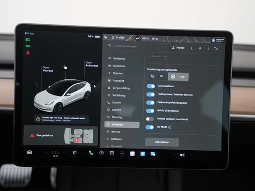Tesla Model 3 - Afbeelding 25 van 30