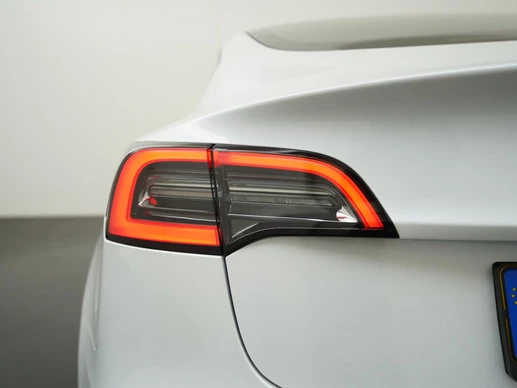 Tesla Model 3 - Afbeelding 28 van 30