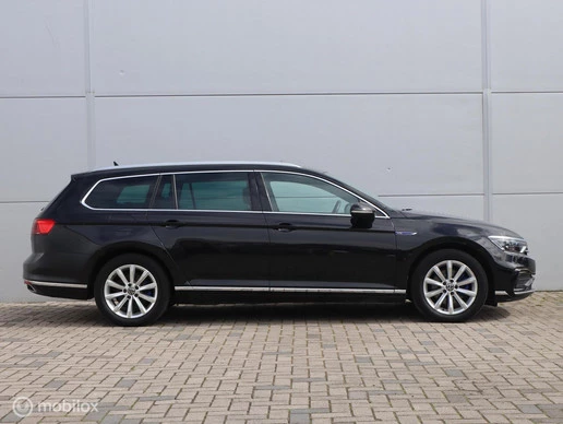 Volkswagen Passat - Afbeelding 12 van 30