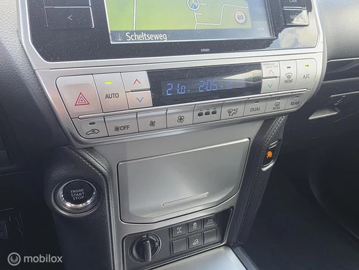 Toyota Land Cruiser - Afbeelding 11 van 24