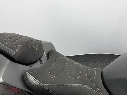 Honda CB 1000 Hornet - Afbeelding 17 van 18