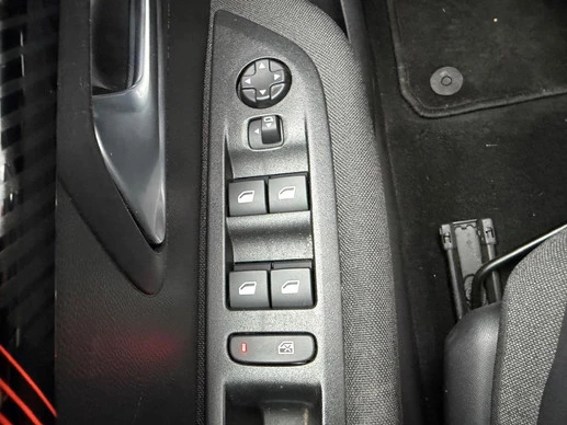 Peugeot e-208 - Afbeelding 24 van 30