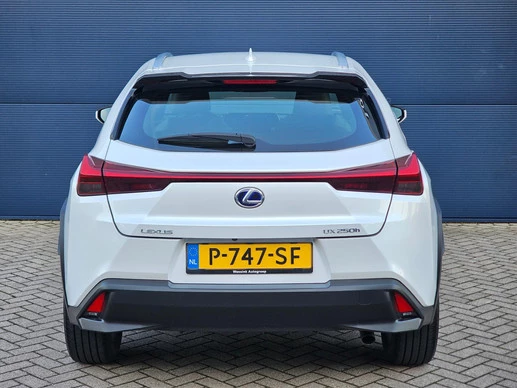 Lexus UX - Afbeelding 4 van 30
