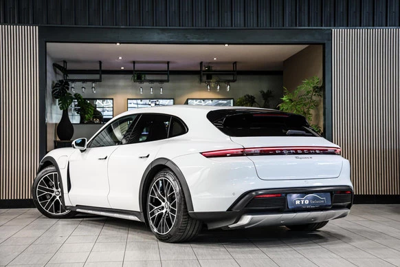 Porsche Taycan - Afbeelding 3 van 30