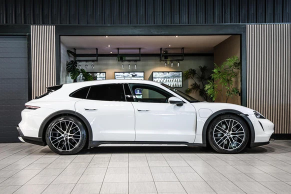 Porsche Taycan - Afbeelding 13 van 30