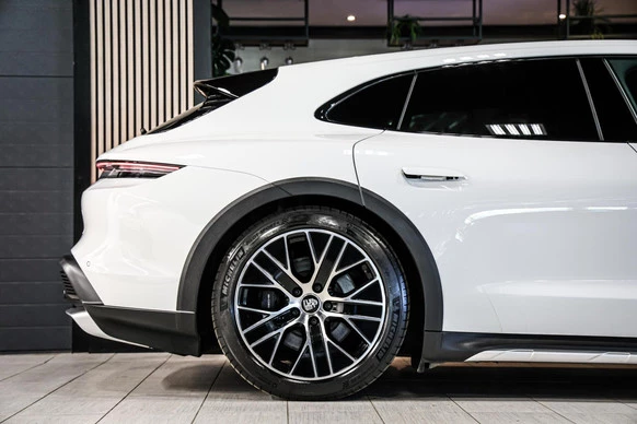 Porsche Taycan - Afbeelding 14 van 30