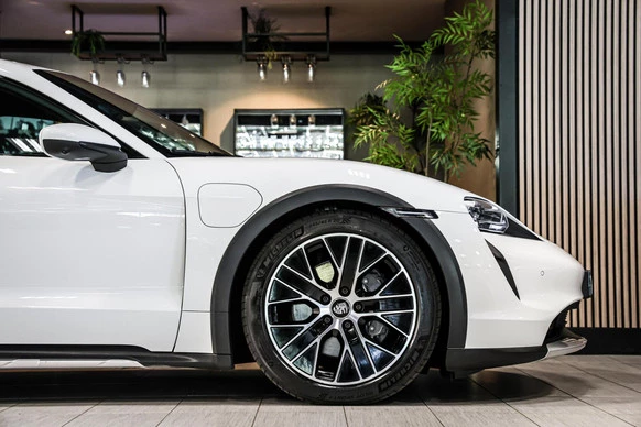 Porsche Taycan - Afbeelding 15 van 30