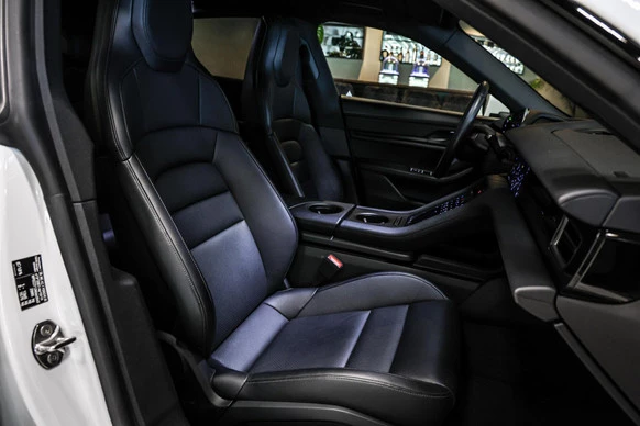 Porsche Taycan - Afbeelding 19 van 30