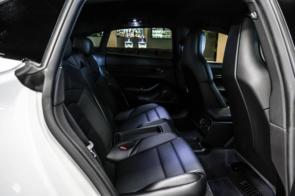 Porsche Taycan - Afbeelding 21 van 30