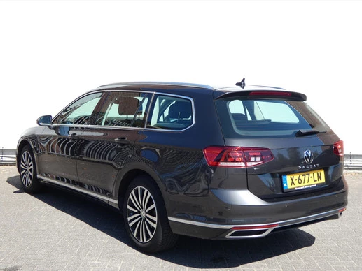 Volkswagen Passat - Afbeelding 7 van 30
